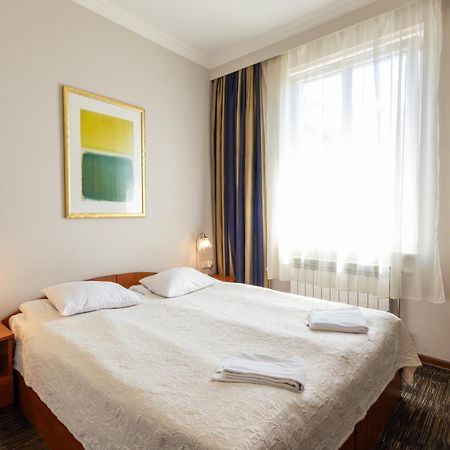 Noclegi Stadion Bed & Breakfast Warsawa Bagian luar foto